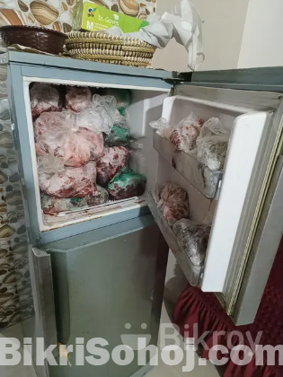 Original Japani Hitachi Refrigerator 180 ltr